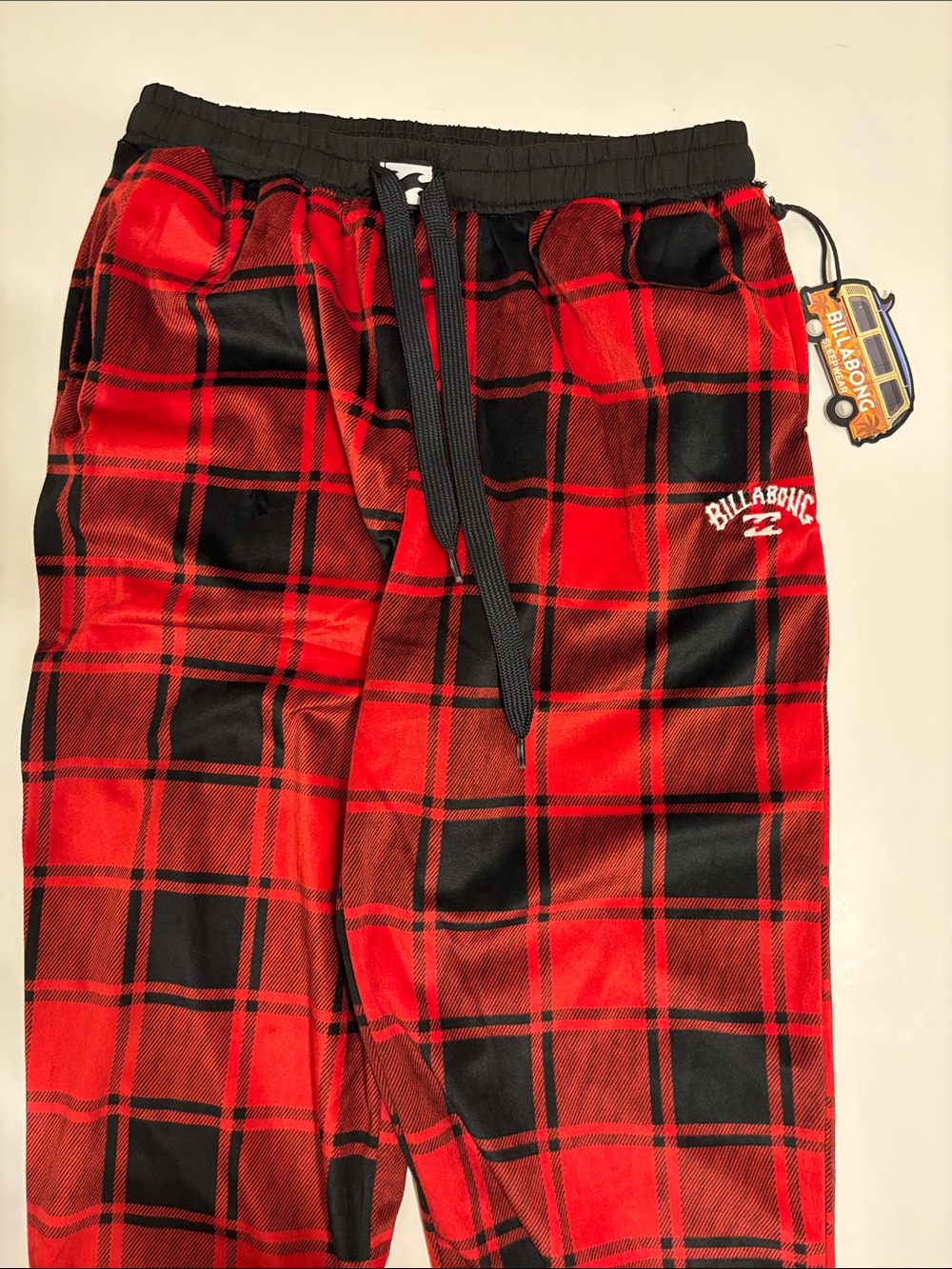 Billabong NWT Red and Black Plaid Pajama Pants - M